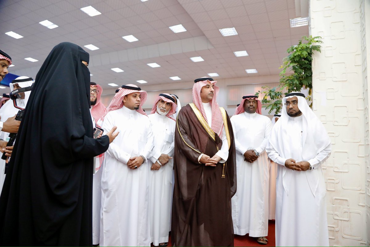 emhamrani's tweet photo. نعبر عن الامتنان والعرفان، ونعكس روح العطاء والتقدير لكل من ساهم في تحقيق النجاح. نبارك للجميع نجاح حفل تكريم #عطاء_وأثر ونتمنى لكم دوام التوفيق في مسيرتكم التي تعكس القيم النبيلة وروح العمل الجماعي.

جهودكم في #صبيا محل تقدير. https://t.co/giqGRAXGa6