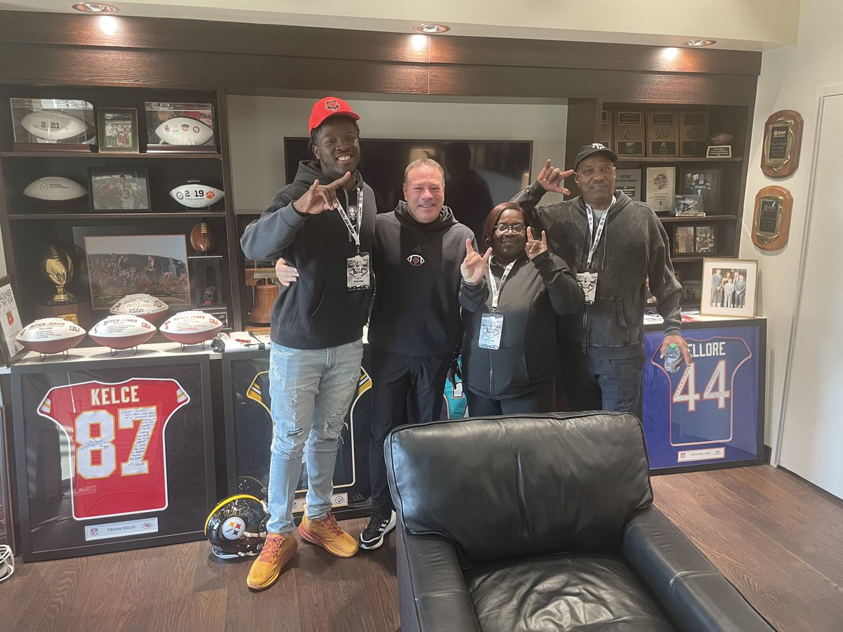 Javeon Fricks (@javeonfricks2) on Twitter photo #AGTG I will be signing my NLI with <a href="/AStateFB/">Arkansas State Football</a> on Wednesday Dec 4th!! <a href="/CoachButchJones/">Butch Jones</a> <a href="/CoachNickGrimes/">Nick Grimes</a> <a href="/jasonhathcock0/">Jason Hathcock</a> <a href="/CoachLarry33/">Keontae Larry</a> #AGTG I will be signing my NLI with <a href="/AStateFB/">Arkansas State Football</a> on Wednesday Dec 4th!! <a href="/CoachButchJones/">Butch Jones</a> <a href="/CoachNickGrimes/">Nick Grimes</a> <a href="/jasonhathcock0/">Jason Hathcock</a> <a href="/CoachLarry33/">Keontae Larry</a>