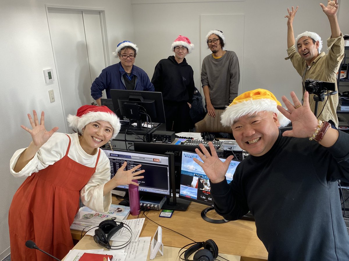 KitaseiAnna's tweet photo. 今日のMorning LUSH！
RADIO LUSHの月9でパーソナリティをされているなるひろさん→今週末ツインメッセ静岡で行われるクリスマスフェスタに出店される、チョークアーティストの鶴木さん→ハットパーク用宗に新しくできた商店ITTOのおでんとぽてち。 https://t.co/1f8hXOXvag