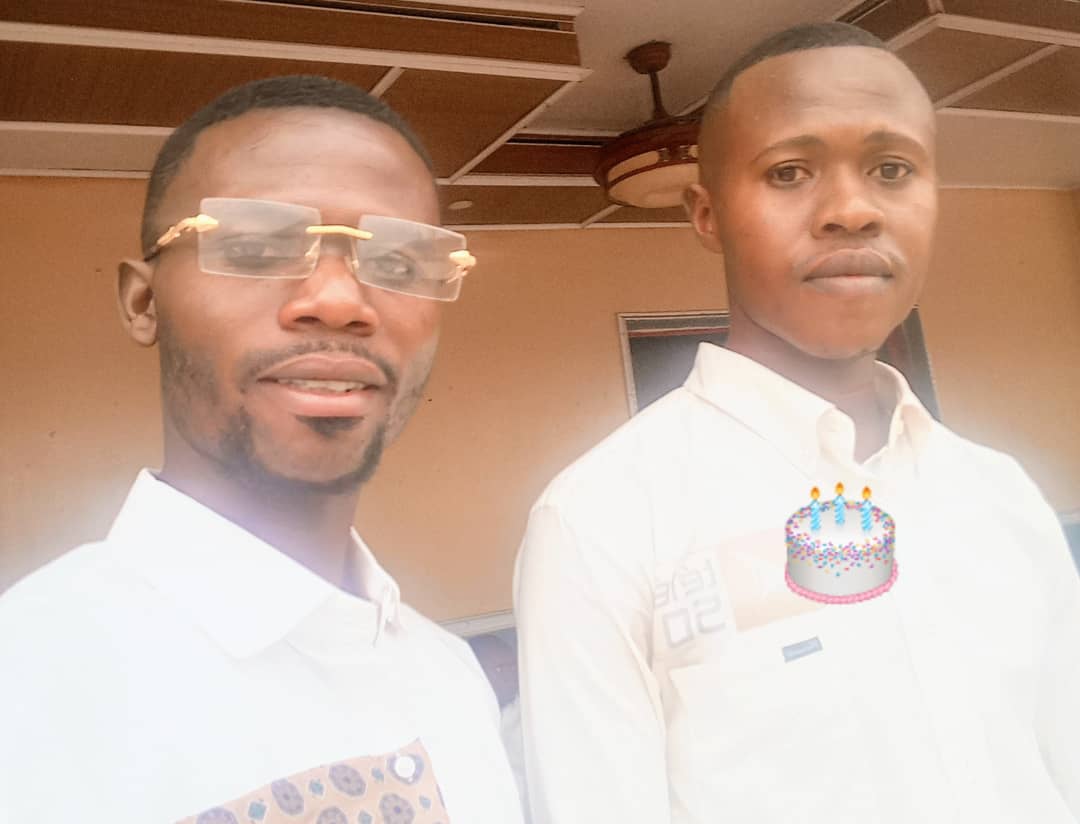 KapokeVictor's tweet photo. #Page Rose : Joyeux anniversaire cher frère Trésor @Ngassy ! Ton anniversaire est un rappel de la personne incroyable que tu es et du positif que tu apportes à tous ceux qui t'entourent. Que ta journée soit aussi remarquable que toi. Je suis très heureux de t'avoir comme frère.🎂 https://t.co/W4q0go30KQ