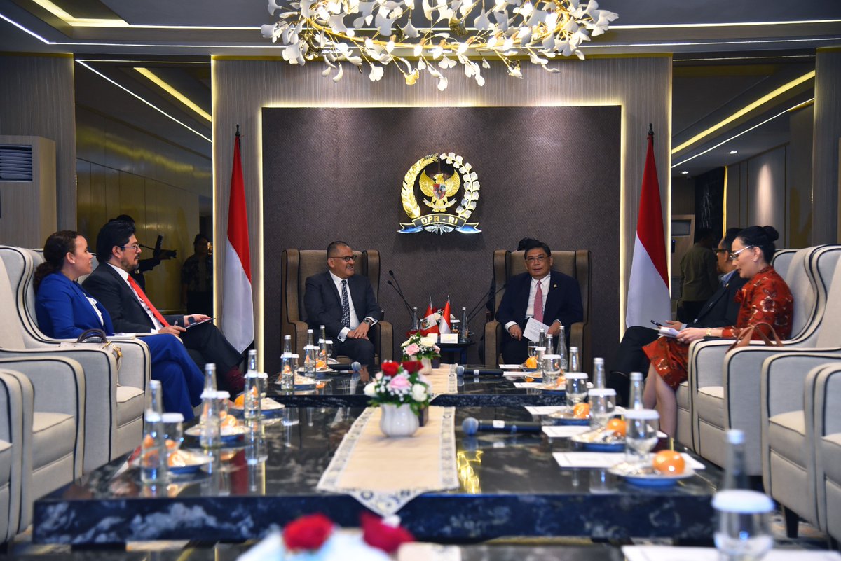 PeruEnIndonesia's tweet photo. On monday, 2nd of December 2024. The Ambassador of Peru to Indonesia, Mr. Luis Tsuboyama, paid a courtesy call to Mr. Utut Adianto, Chair of the Commission on Defense, Foreign Affairs, and Information and its members. https://t.co/WgAMfmCc89