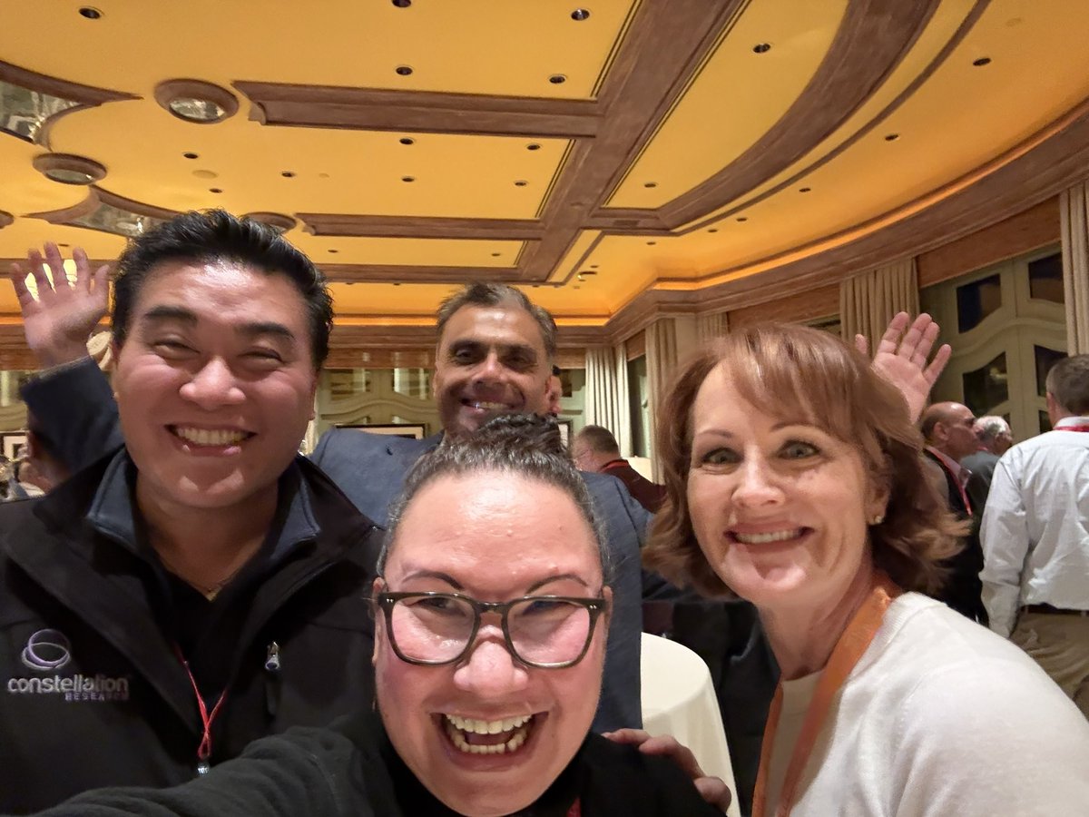 lizkmiller's tweet image. Look who we found!!!! Congrats once again @julwhite. So great to catch up for a few. @awscloud is in great CMO hands!!! @rwang0 @chirag_mehta @constellationr #AWSreInvent #CRatAWS