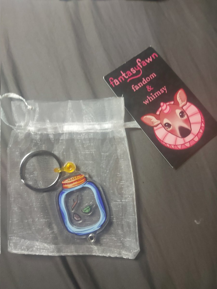 NotTheWritr's tweet photo. Wanted to share this, especially w the Izzy Canyon, its a customisable shaker charm that comes with shrinky-dink paper to make ur own blorbo insert.
I got it for free cuz I gave FantasyFawn the idea &amp; I need to get some paper but once i do I'm putting Izzy in a bug jar!! https://t.co/Hbx3EcA9oX