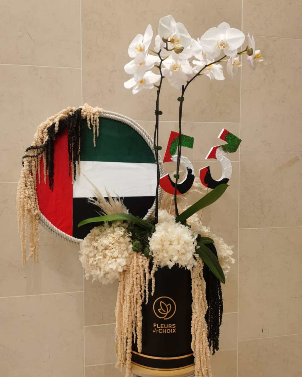choiceflowersua's tweet image. Our exclusive National Day floral arrangement! 
Perfect for decorating your home or Work space.

🌏 :  zurl.co/38VG

☎ : +971 26 21 55 69 

Order now and make your celebration truly unforgettable!🌹

#UAENationalDay #ExclusiveDesign #FleursDeChoix #CelebrateUAE