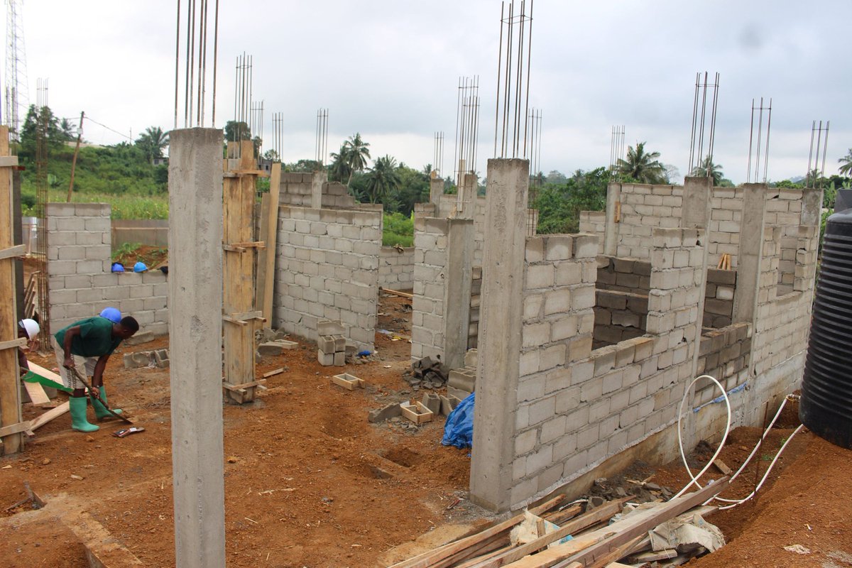 date_africa's tweet photo. 🇨🇲Cameroon : Construction of low-cost houses in Kumba I municipality. 
Effective work for the construction of low cost houses is ongoing.

    Together, we are building a brighter future for Kumba I Council
#utdacameroun #utdacameroon #utdainfo #utdakumba #utdakumba_1_council https://t.co/EHsBszEvxg