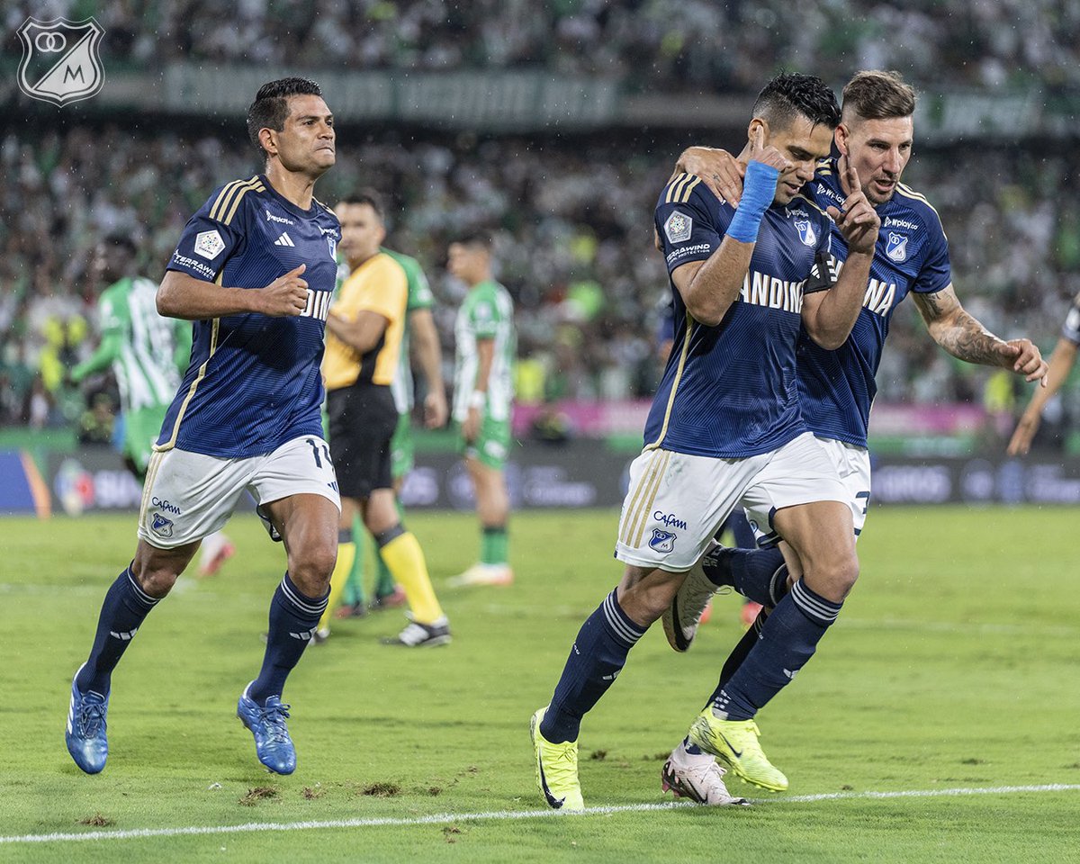 MillosFCoficial's tweet photo. ¡MIRALO EHHHHH! ⚽️🎶
¡MIRALO EHHHHHHHHHH! 💙🔥
¡ES EL EQUIPO! 🐯Ⓜ️🙌 ¡DE RADAMEEEEEEEEL! @FALCAO https://t.co/gH4bt8E8gc