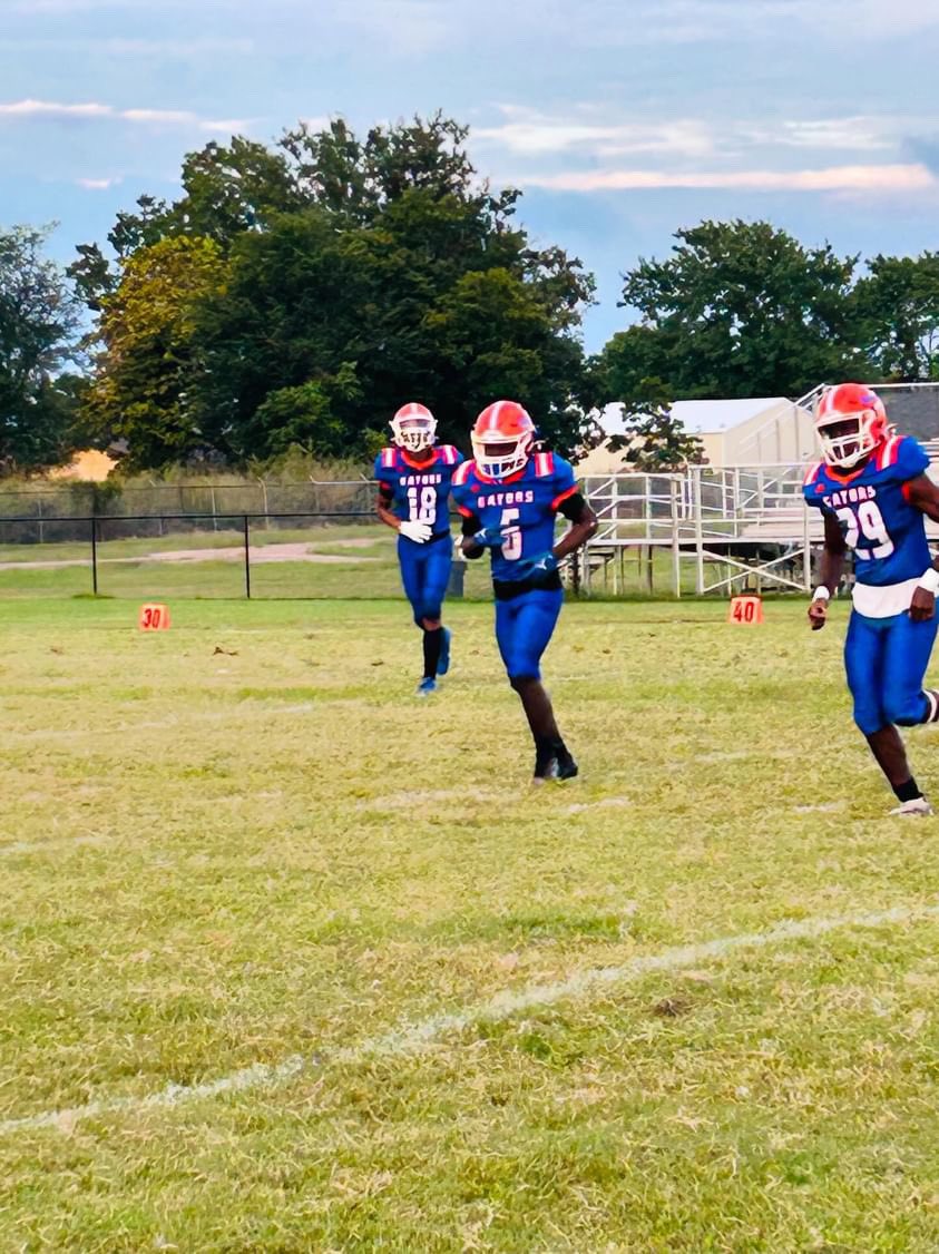 WilliamLewisJr_'s tweet photo. Freshman Season Stats!!!
⚫️96 total tackles
⚫️63 solo/33 assist tackles
⚫️4.5 qb sacks 
⚫️1 pass deflection 
⚫️1 forced fumble
⚫️1 fumble recovery 

#NotSatisfied
@MacCorleone74 @LawrencHopkins 
@TomLoy247 @SWiltfong_ @bshields0244 @Rebels247
 @on3 https://t.co/ofQ1hIirD1