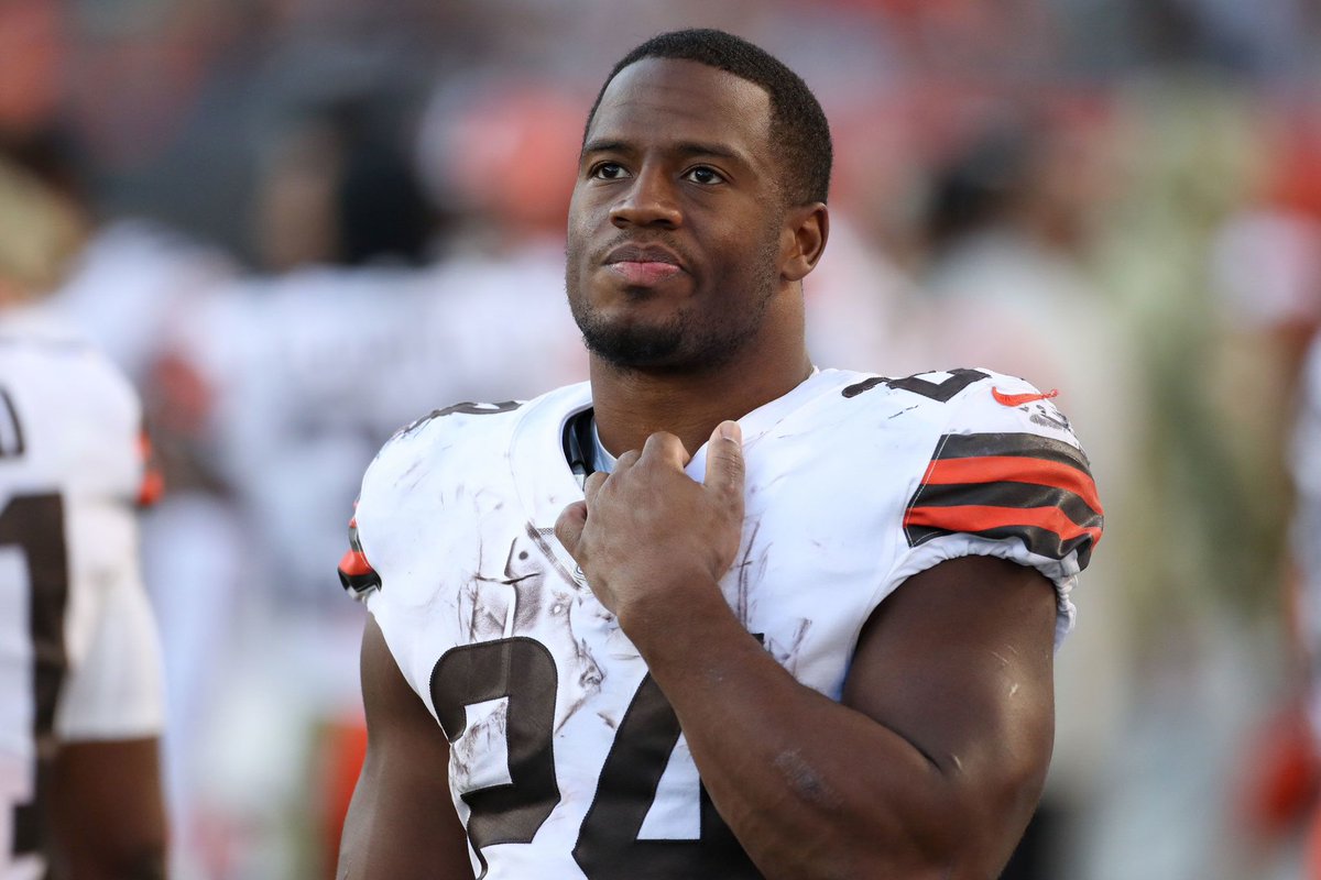 InsideEdgeFB's tweet photo. Nick Chubb since returning in 2024:

2.96 Yards Per Carry 😬 https://t.co/zebv8Ni2m4