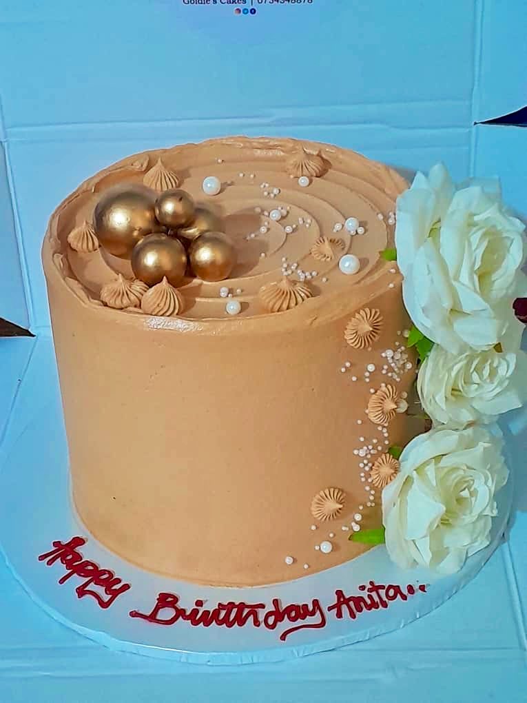 Goldiescakes's tweet photo. Tuesday treat!
A chocolate cake + caramel buttercream= decadent taste!๐
Get your cake fix and order now on 0754348878 or dm.
#TastyTuesdays #GoldiesCakesUg #Letsbakeyourdream https://t.co/Gr7BSwSGzz