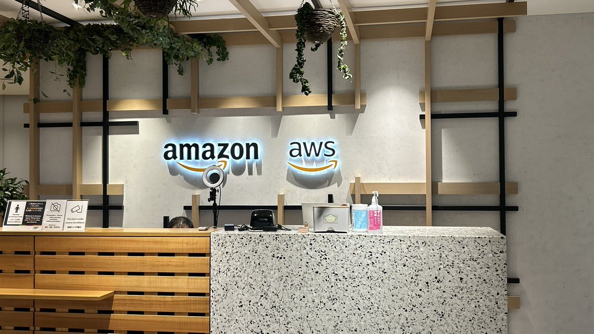 gaga_nagoya's tweet image. ✨先日、AWS様主催のクローズドイベント「AWS JAM」に参加しました！✨
弊社のインフラ受託チームが実践的な課題に挑戦し、技術を磨く貴重な機会に💻💡
今回の経験を活かして、さらなる技術向上を目指していきます！
AWS様ご招待ありがとうございました！🙏🌟

#AWS #AWSJAM  #チームワーク