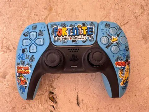 Business Insider India🇮🇳 (@biindia) on Twitter photo Sony’s Fortnite DualSense controller review: A beauty for die-hard fans
#gaming #tech
businessinsider.in/tech/article/s…
By <a href="/ShDivyanshi/">Divyanshi Sharma</a> Sony’s Fortnite DualSense controller review: A beauty for die-hard fans
#gaming #tech
businessinsider.in/tech/article/s…
By <a href="/ShDivyanshi/">Divyanshi Sharma</a>