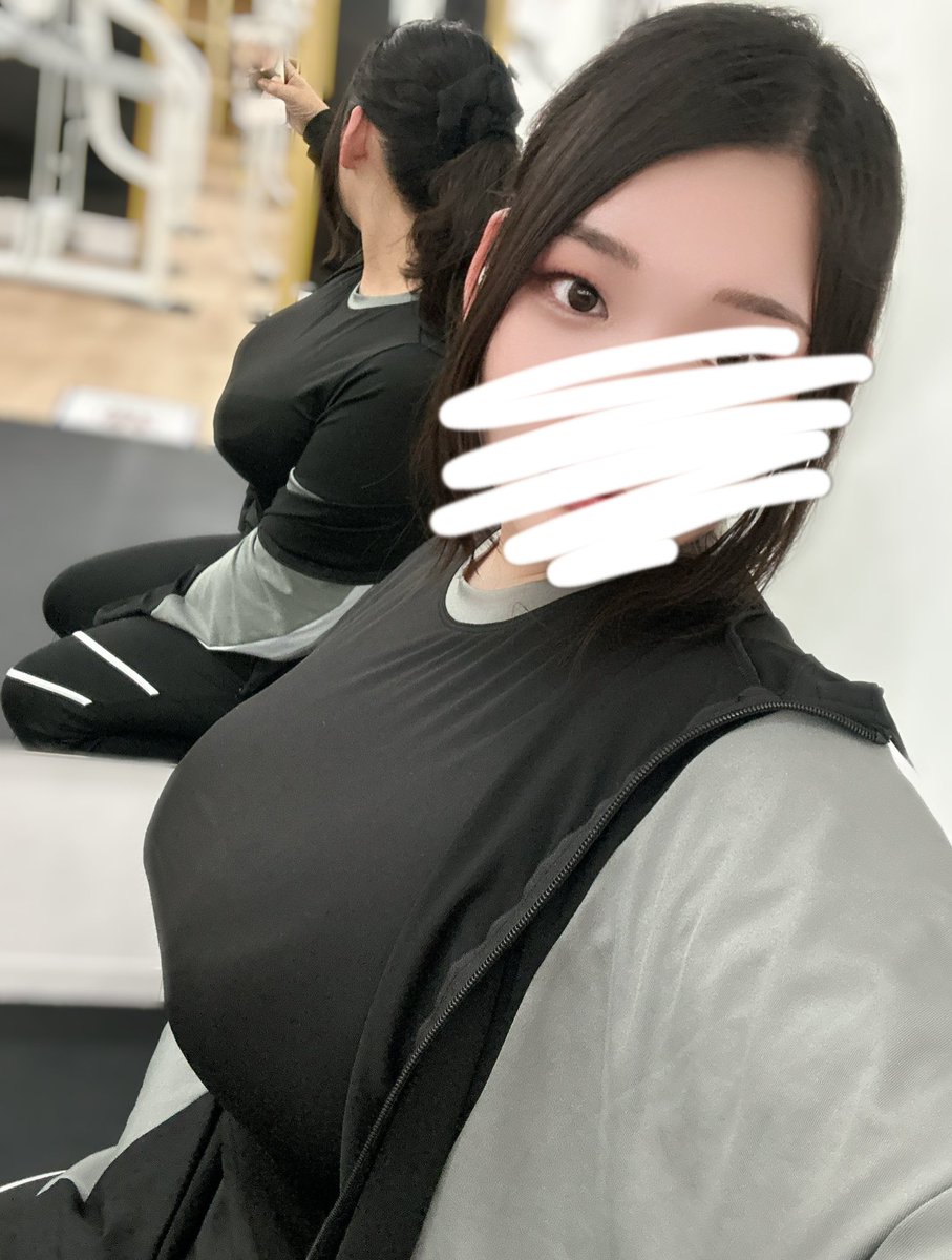 nightrolling_'s tweet photo. 98.8kgワイ Iカップ。
74.3kgワイ Kカップ。

減ったのに、育った(?) https://t.co/QVskYSeMfG