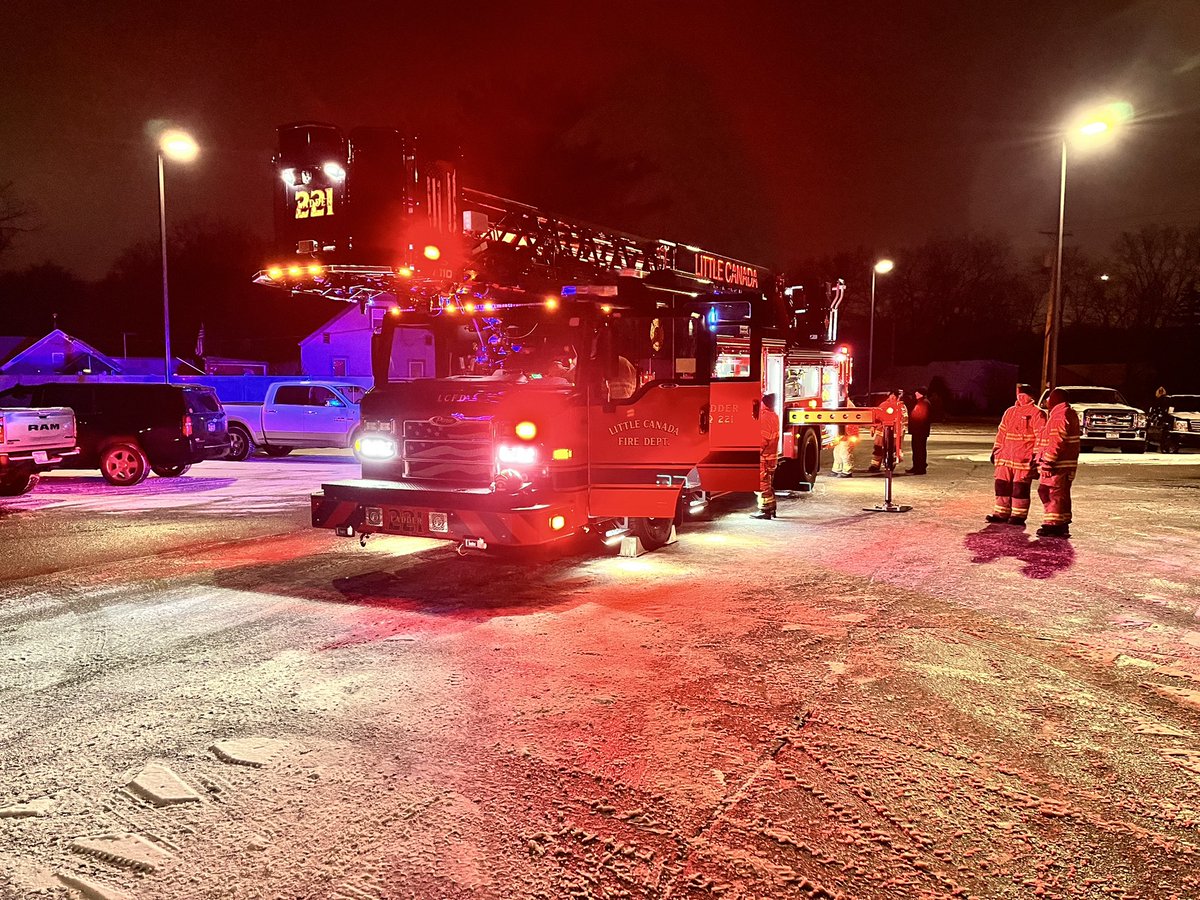 LCFDMN's tweet image. LCFD training on our new ladder L221!  After a few weeks of extensive training we will be able to put L221 into service! 👨🏼‍🚒🚒👩🏼‍🚒