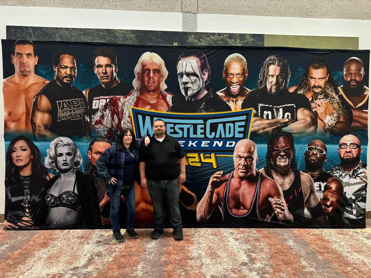besidethering1's tweet photo. Wrestlecade went. Fast! Thank you to my fellow vendor Donna Canacci of Shadow Entertainment and Beside The Ring Wrestling with our vendor guests 2x WWE Tag Team Champion Mark Canterbury fka Henry O.  Godwinn and NWA’s Rocky Kernodle. Good seeing lots of people. https://t.co/PXMyVeQQE7