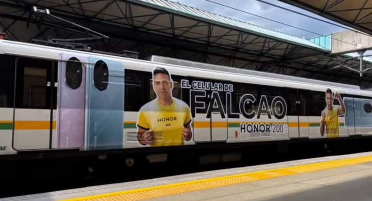 Imagínate mañana un hincha de Nacional subirse al metro y ver esto. 😆