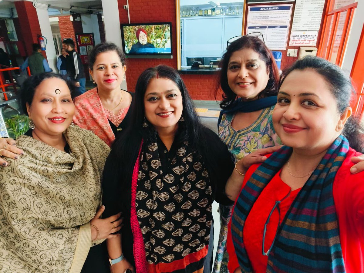 PublicAhlcon's tweet image. Teachers from Ahlcon attended  CBSE Capacity Building Programme on Learning Outcomes and Pedagogies at Salwan Public School, Delhi.
#LifelongLearning #UnlearnToLearn 
@ashokkp @Ahlconpublic1 @seemasoniaps @MamthaSays @monikakarnatac @GanguliKuhu