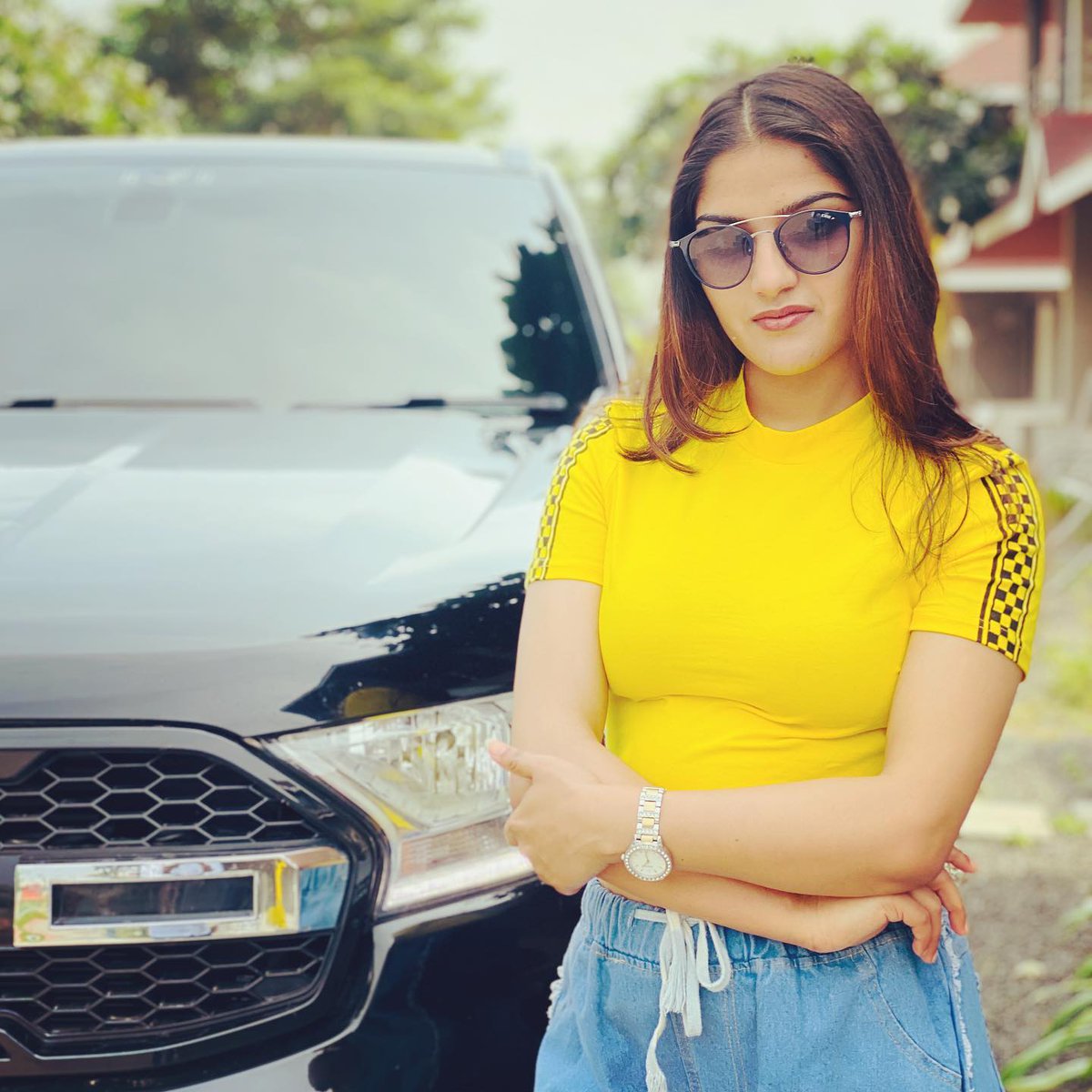 dishy_disha's tweet image. Living life in the lane with my favorite accessory my car! 😎🚗
#StyleOnWheels #RoadTripVibes #CarLove