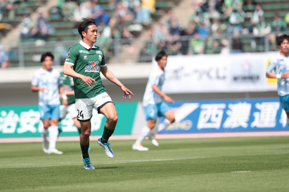 fcgifuDREAM's tweet photo. 【上野輝人選手、契約満了のお知らせ】

上野輝人選手と契約満了に伴い、契約を更新しないことになりましたのでお知らせいたします。

□コメント
「プロサッカー選手のキャリアをスタートさせてくれた、FC岐阜には感謝しかありません。
2年間通してチームの力になれず、J2昇格という目標も達成できずとても申し訳なく思っています。
スタジアムに響き渡る声援を受けながら、岐阜を背負って戦えたこととても誇りに思います。
FC岐阜の更なる活躍を願っています。
2年間本当にありがとうございました。」

詳細⏩️https://t.co/XHE6PHPmht

#fcgifu #FC岐阜【広報】
