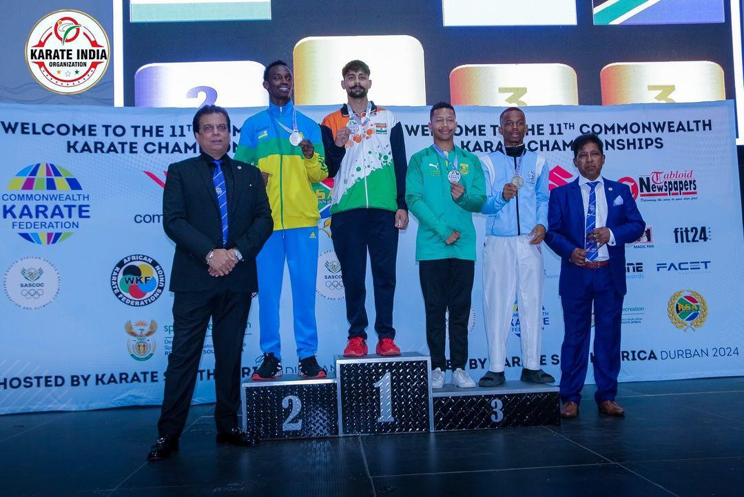 suryacommand's tweet image. #IndianArmy

#Suryacommand congratulates Sep Naveen of the #JATRegiment, on winning #GoldMedal in 60 Kg Weight Category at the 11th Commonwealth #KarateChampionship, #Durban. The remarkable achievement not only showcases his exceptional skills and dedication but also brings