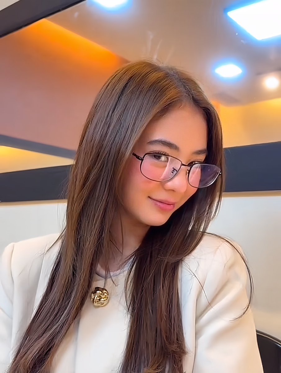 notribbon's tweet photo. fyang smith always looks so cute and hot at the same time in specs?? why is life so unfair https://t.co/KT80ynb6HP