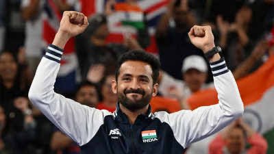 ISHsportsmedia's tweet image. Nitesh, the reigning Paralympics Champion has been nominated for Men’s Para Badminton Player of the year 2024

#NiteshKumar
