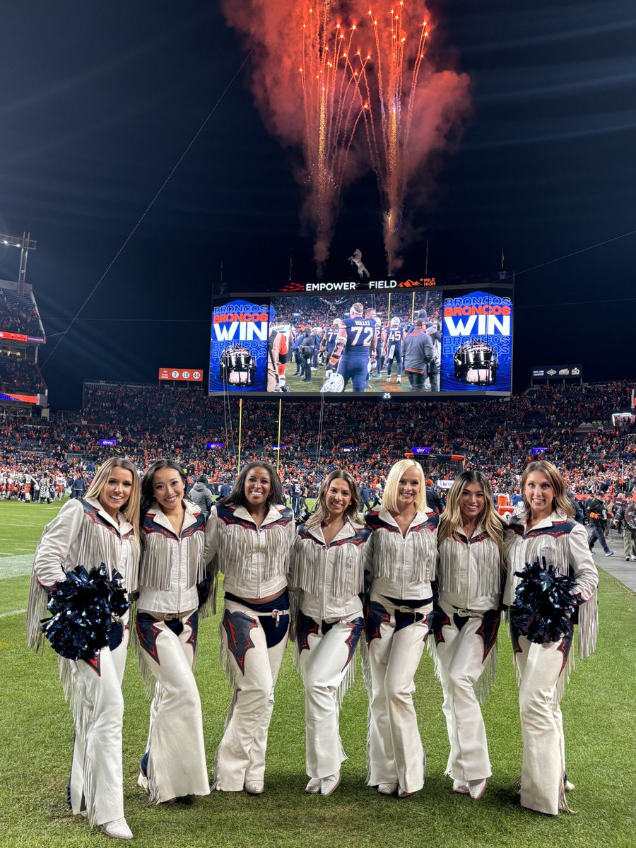 Broncos Cheerleaders tweet media