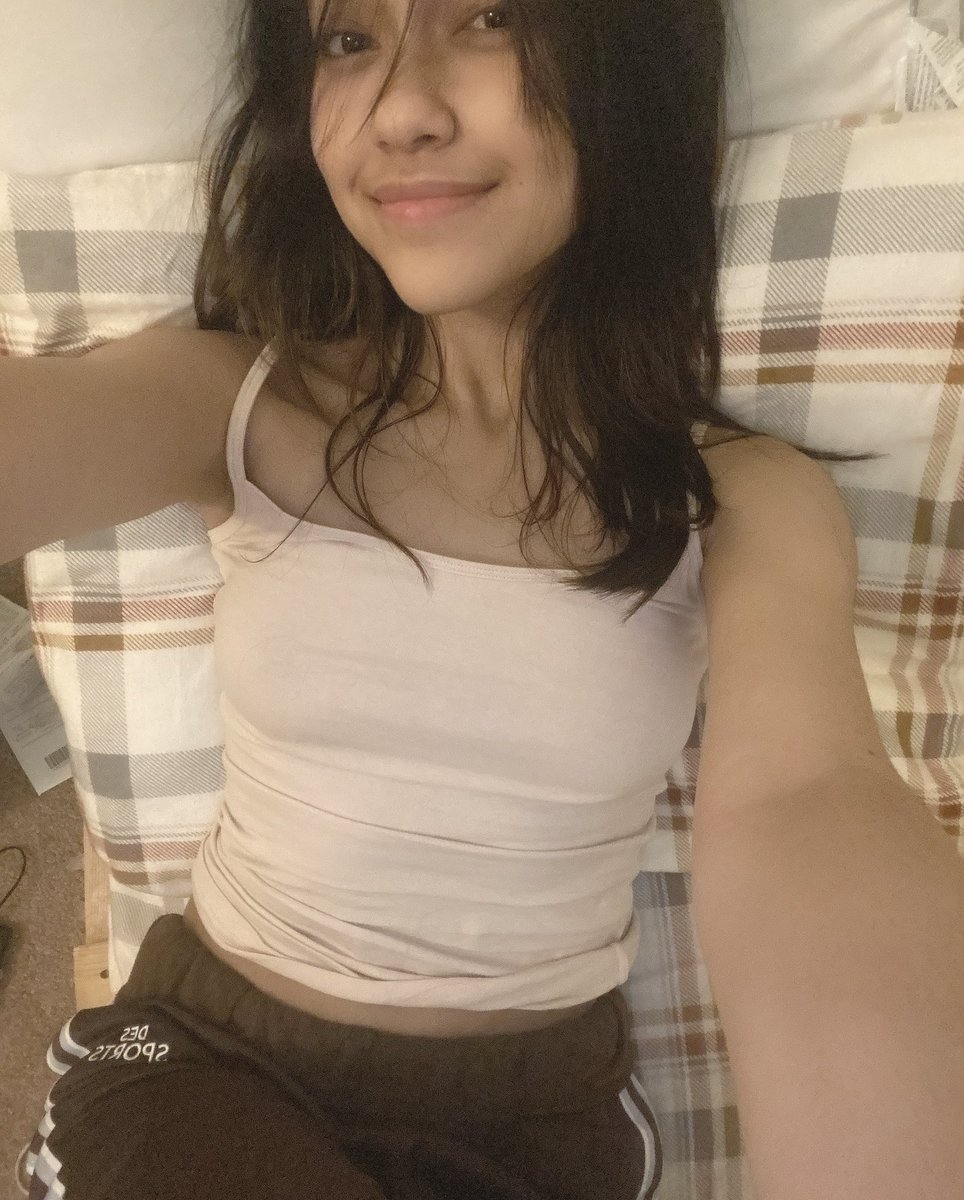 I get paid by desperate men online to do nothing but stay in bed all day long while you’re out at your 9-5 🤣

Finding paypig wallet drain