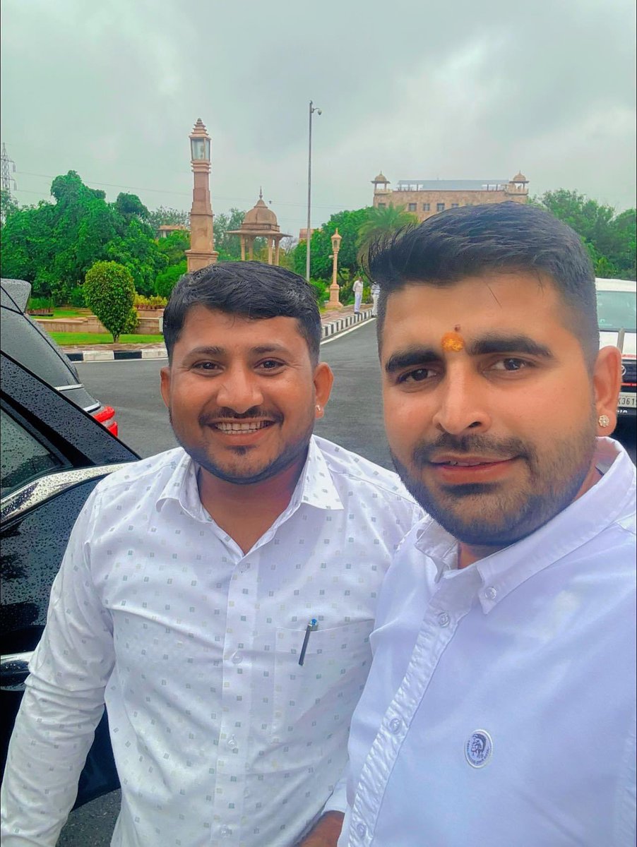 nssnoratsingh's tweet image. जन्मदिन की हार्दिक शुभकामनाएं विधायक साब @RavindraBhati__ 

#RavinderSinghBhati
@RavindraBhati__