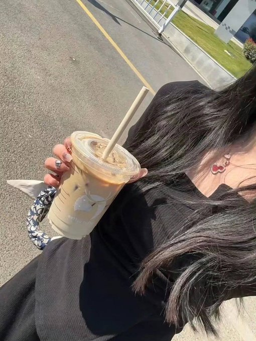 Garbageasdf's tweet image. 一夜にして成長する木はなく、空に届く道もない