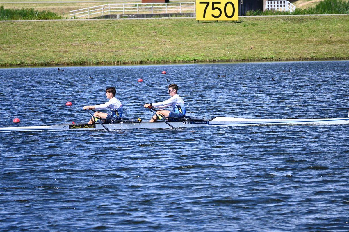 🥈 Bei den World University Championships Rowing errang JKU Student Mathias Mair gemeinsam mit Elias Hautsch (Wien) den zweiten Platz. Das gesamte Interview mit Mathias ist auf der JKU Website nachzulesen.👉go.jku.at/n24w7
📷 Österreichischen Ruderverband