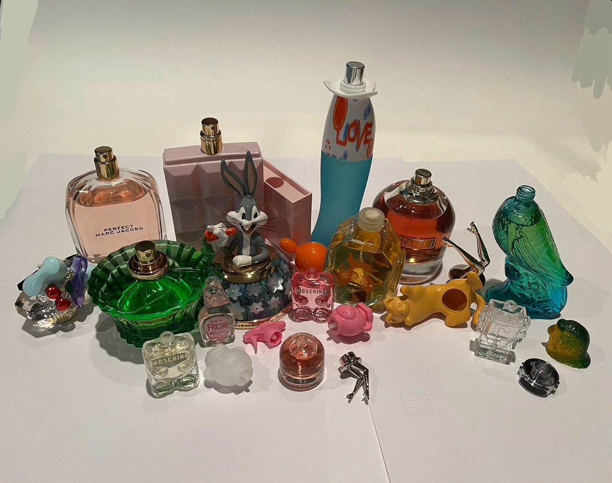 AgentBlackBlood's tweet photo. (1/9) In no particular order, a thread on my most whimsical perfume bottles I own! I took these photos (in poor lighting) a while ago for a friend and thought they might be fun to post here… First is the all caps off photo https://t.co/4vvybl1hSy