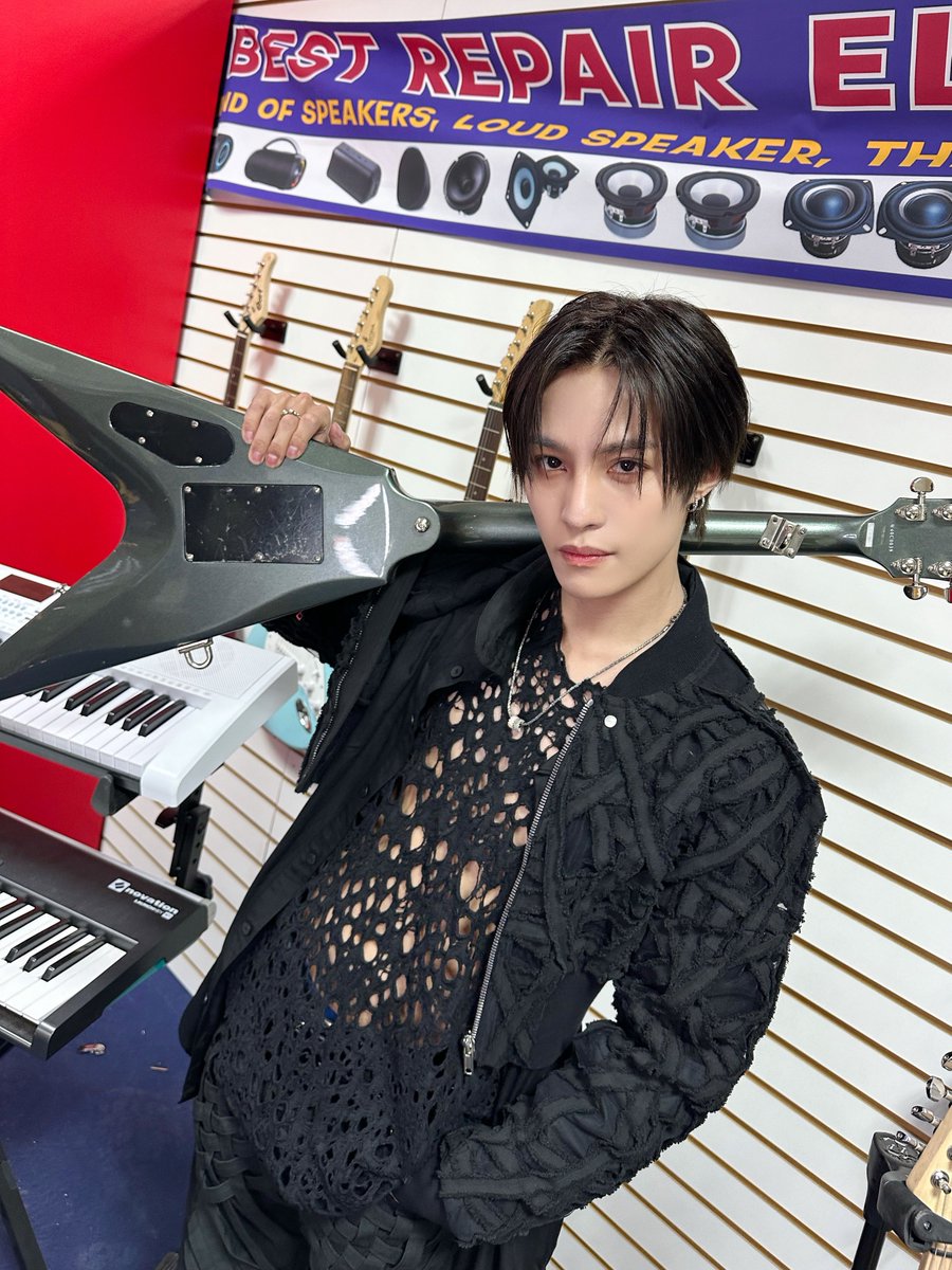 WayV_official's tweet photo. 🎸🐑⋆˙

#YANGYANG #扬扬 #양양
#WayV #威神V #FREQUENCY
#WayV_FREQUENCY https://t.co/WacFlJA5N2