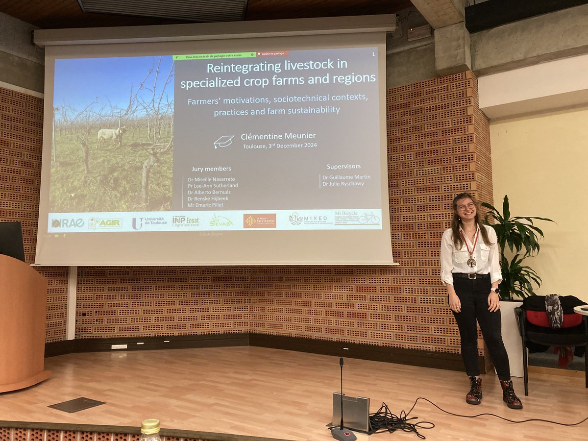 Reviewing Clementine Meunier’s PhD in introducing livestock to arable farms <a href="/INRAE_France/">INRAE</a> today. Type of animal and degree of integration. important lessons for us <a href="/JamesHuttonInst/">James Hutton Institute</a> as we consider introducing livestock at Balruddry