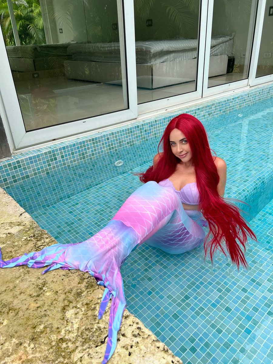 Just a little fishy, causing a splash 🐚💋
#MermaidMischief https://t.co/PFS62kIW73