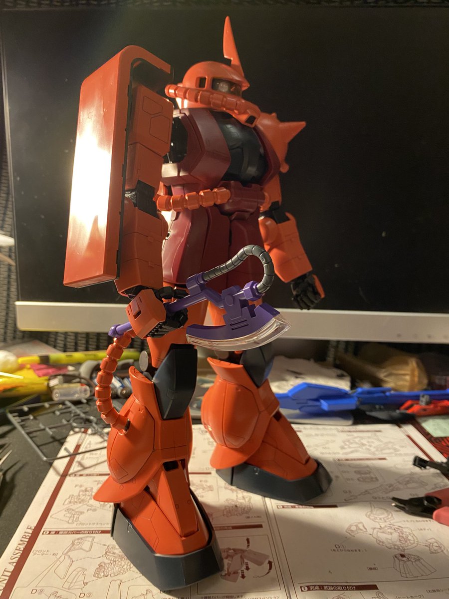 neoncrows's tweet photo. SHE IS FULLY ASSEMBLED‼️‼️‼️ i was gonna take some pics w the machine gun too but i was struggling to make the hand work and im tired so i gave up -A- also getting good pics of the monoeye led is REALLY hard with a phone camera but i did my best ^_^ https://t.co/ZImbrRh4dE