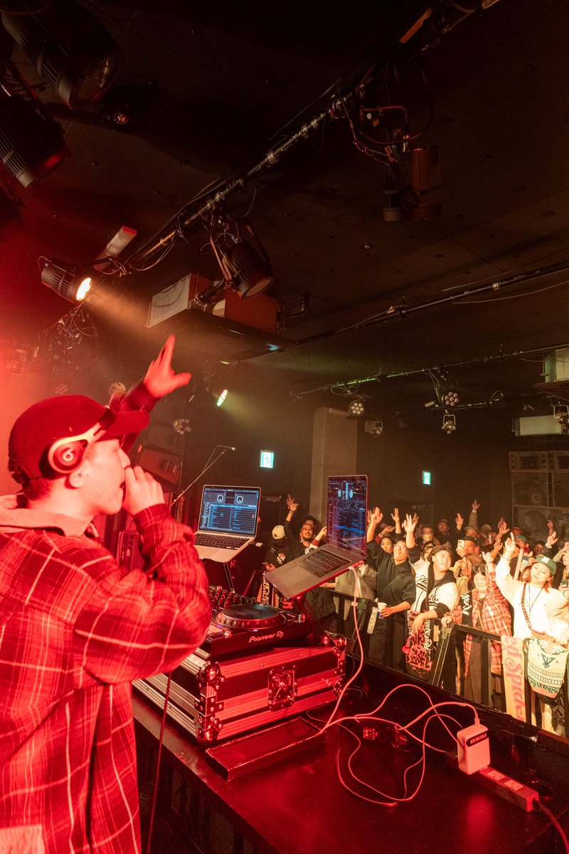 LighterMIDNIGHT's tweet photo. ZUM ZUM Dancehall in 愛媛ありがとうございました🍊

初のカエルスタジオのダンス、豪華面子の中K-3756sでプレイできて光栄です🔊🔥 https://t.co/O1t4pAo5LC