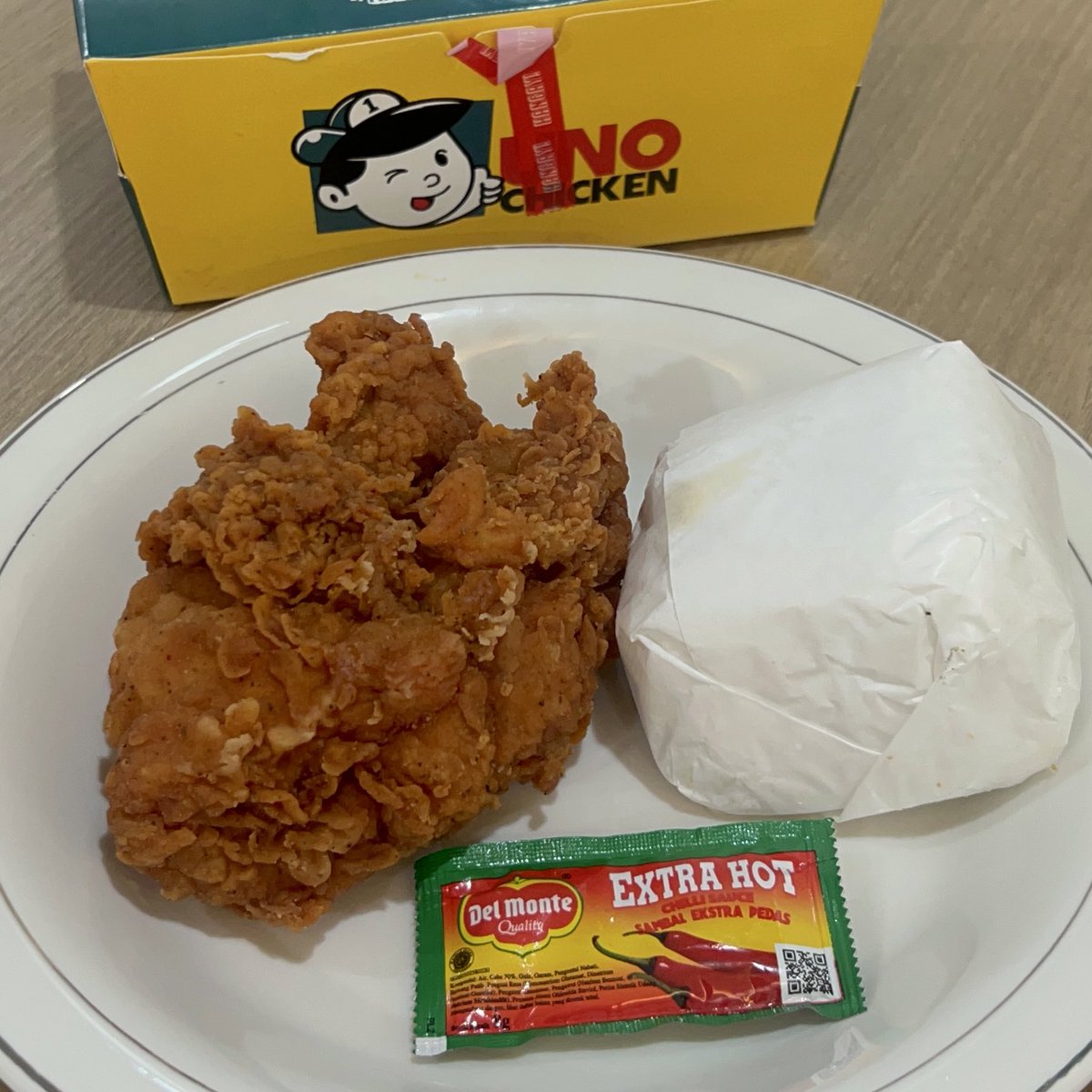 Ya allahh akhirnya aku makan UNO chicken lagii

Setuju banget sih kalo ada yang bilang super juicy🤤

Mam siang pake apa klen?🤤