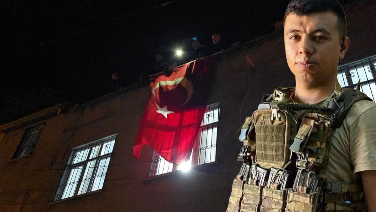 Pençe kilit operasyonu bölgesinde Pkk terör örgütü tarafından 15 gün önce açılan ateş sonucu yaralanan yiğidimiz #ŞEHİT olmuştur ...

Eren KIZILDAĞ
Mu.uzm.çvş

RUHUN ŞAD MEKANIN CENNET OLSUN YİĞİDİM