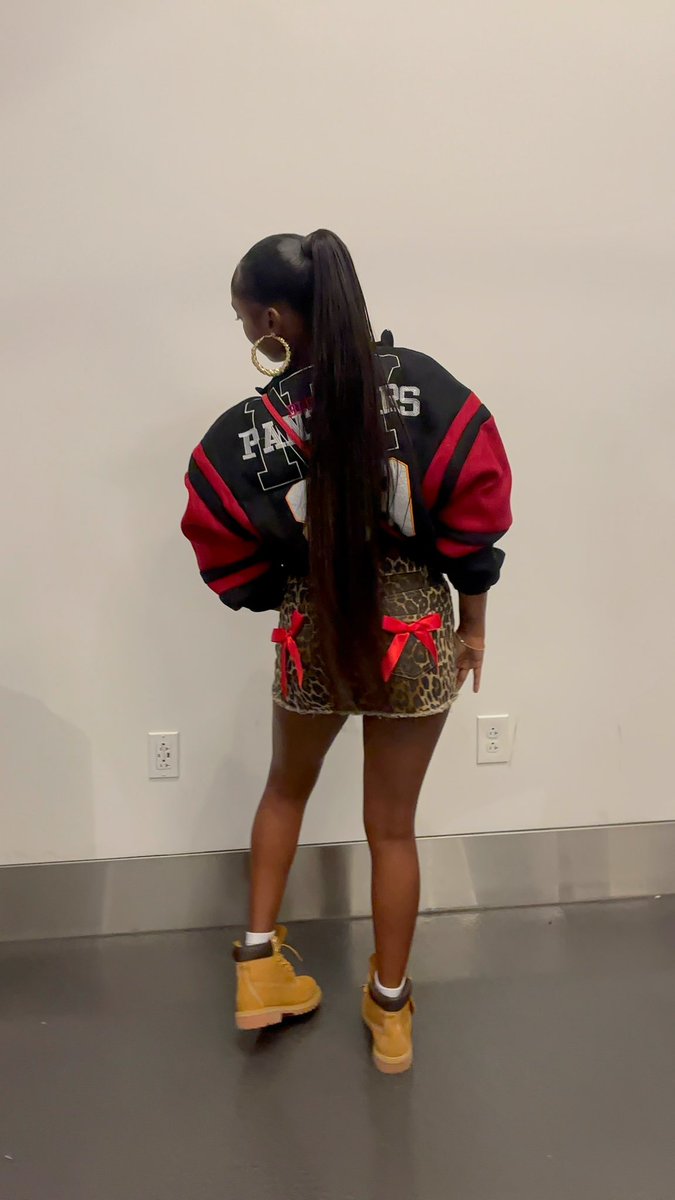 nyaahblessyn_'s tweet photo. Oh I’m not that cute ? Bet you won’t ask yo boo🎰 https://t.co/0v6lBJJr1b