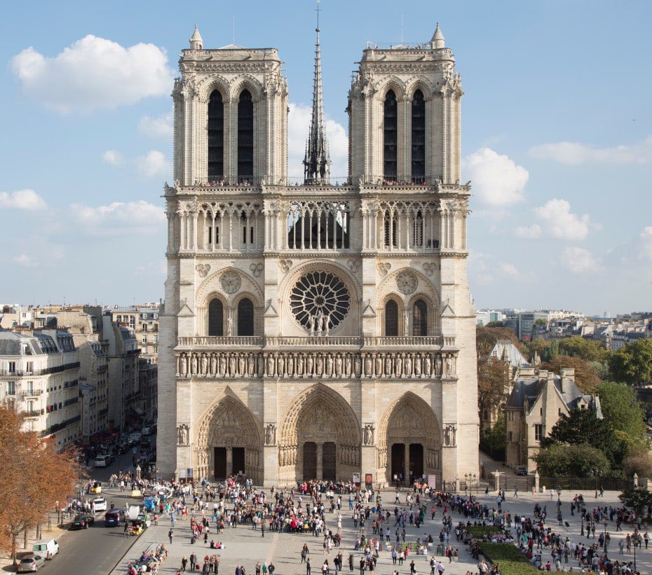 Now I know that ecclesiastical architecture has so many similarities but everytine I see images of <a href="/notredameparis/">Cathédrale Notre-Dame de Paris</a> I am reminded of <a href="/SFB_Cork/">St Fin Barre's Cathedral Cork</a> minus the spires.  Both are equally as majestic.