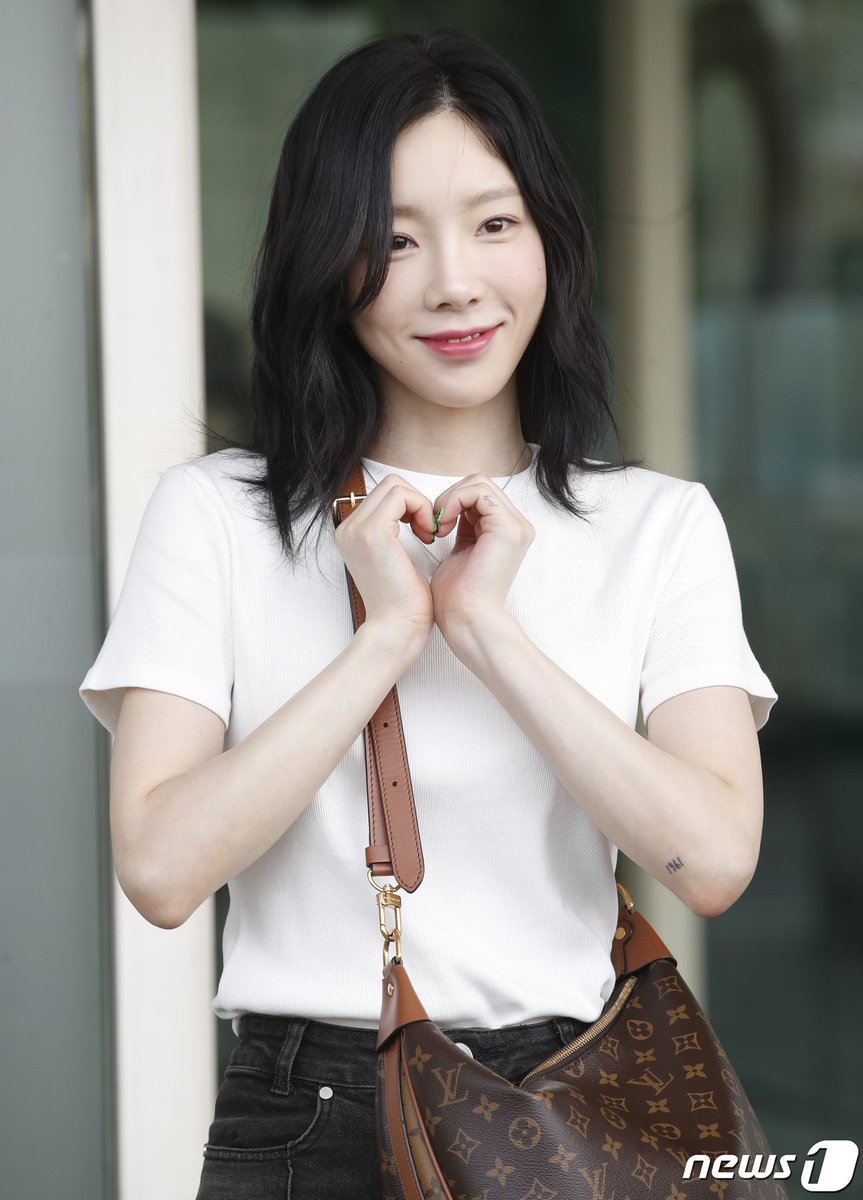 News1Kr's tweet photo. 소녀시대 태연 측 "악플 수백 건 고소…선처 없이 강력 대응" 
#뉴스1 

👀기사 읽기
https://t.co/MxLLw5X3Q4

#TAEYEON #SNSD #GirlGeneration #少女时代 #太妍 #태연 https://t.co/psxYHvZlC5