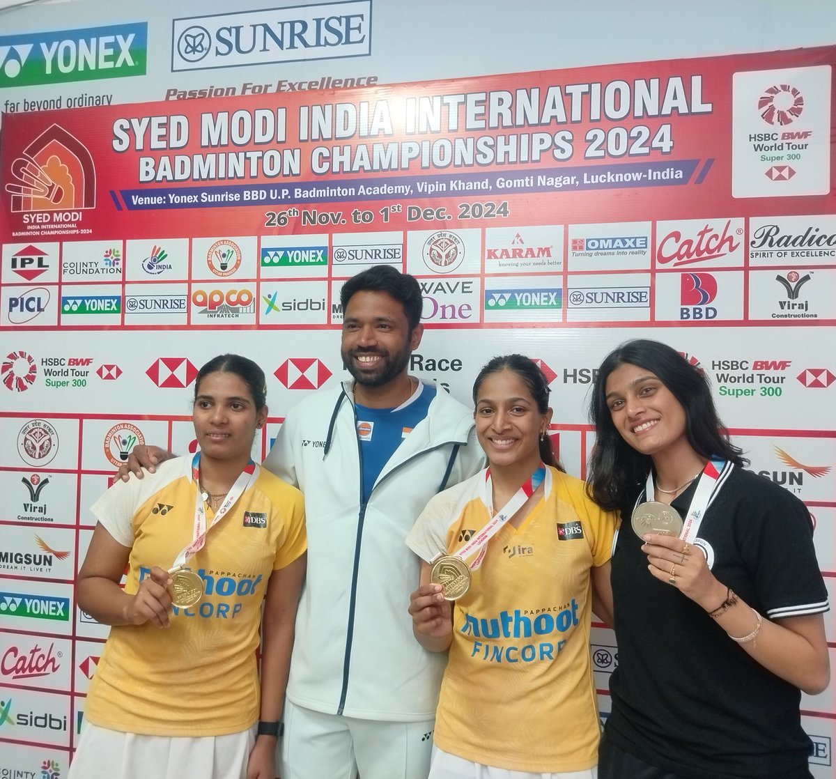 mishraABH1SHEK's tweet photo. THREAD๐งต ON SOME PICTURES FROM FINALS!
I'm grateful to @the_bridge_in for giving me the chance to cover.
Let's start with our historic duo of Treesa & Gayatri.
FIRST Indian women's doubles pair to win the Syed Modi International Title!
#SyedModi2024 #badminton #TreGa https://t.co/b9jKdMxzOX