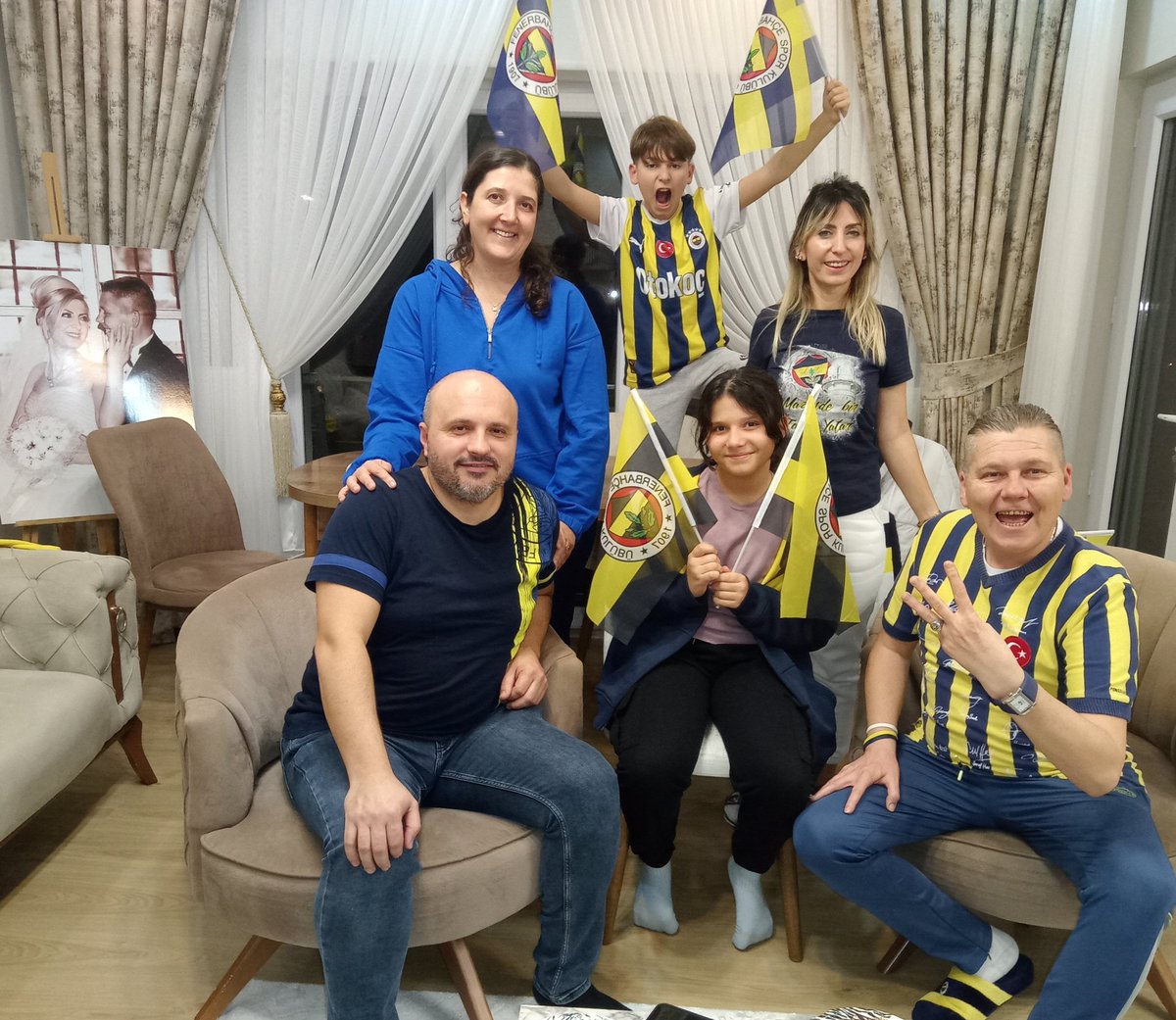 Şinasi Güner¹⁹⁰⁷ (@reis8fb) on Twitter photo Bu da burda kalsın.... <a href="/Fenerbahce/">Fenerbahçe SK</a> & Gaziantep maçı hatırası 💛💙 yensende.... yenilsende... Biz seni çok seviyoruz be FENERBAHÇE 🇺🇦 Bu da burda kalsın.... <a href="/Fenerbahce/">Fenerbahçe SK</a> & Gaziantep maçı hatırası 💛💙 yensende.... yenilsende... Biz seni çok seviyoruz be FENERBAHÇE 🇺🇦