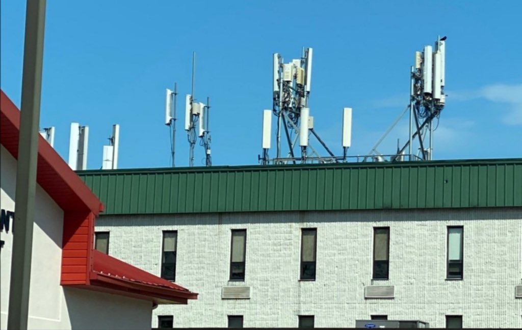 BGatesIsaPyscho's tweet image. During Covid almost EVERY Country in The World erected thousands of 5G Masts both stealthily &amp;amp; in record time, costing billions, in what was a clearly a globally coordinated effort to do so. 

Of course nobodies mobile internet dramatically improved at all. 

If this doesn’t even