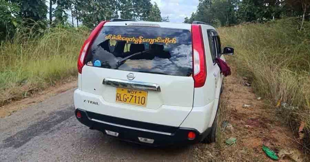 The Pa-O National Liberation Army (PNLA) told DVB that a Buddhist monk was killed and two other monks were injured when the military opened fire on a vehicle in Hsihseng Township in Shan State on Saturday.
#WhatsHappeninginMyanmar #Shan