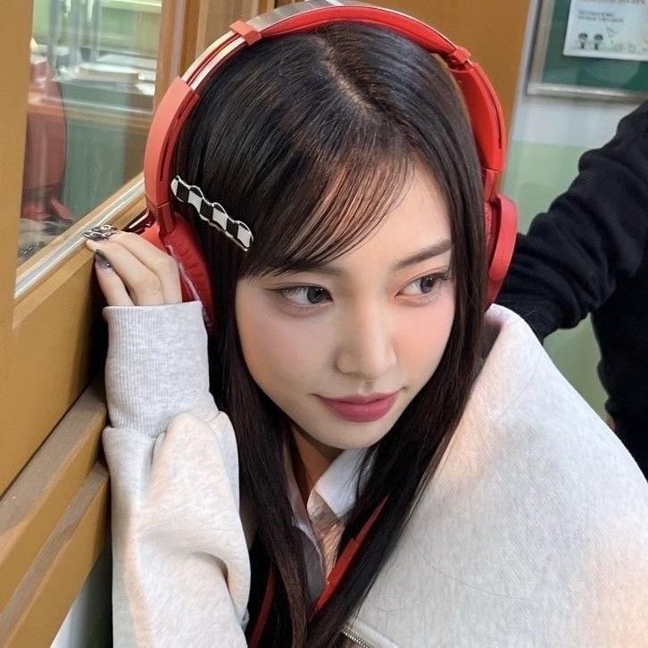 wkndly's tweet photo. she's literally bambi https://t.co/Ag9c0aNVfs