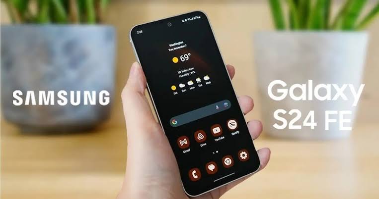 Amanifyedoffi's tweet image. Galaxy S24 FE Update Expands
The Galaxy S24 FE&apos;s November security patch has reached Europe, following its earlier release in the U.S. and South Korea. It improves device stability and fixes system vulnerabilities.
#GalaxyS24FE #SmartphoneUpdate #TechUpdates