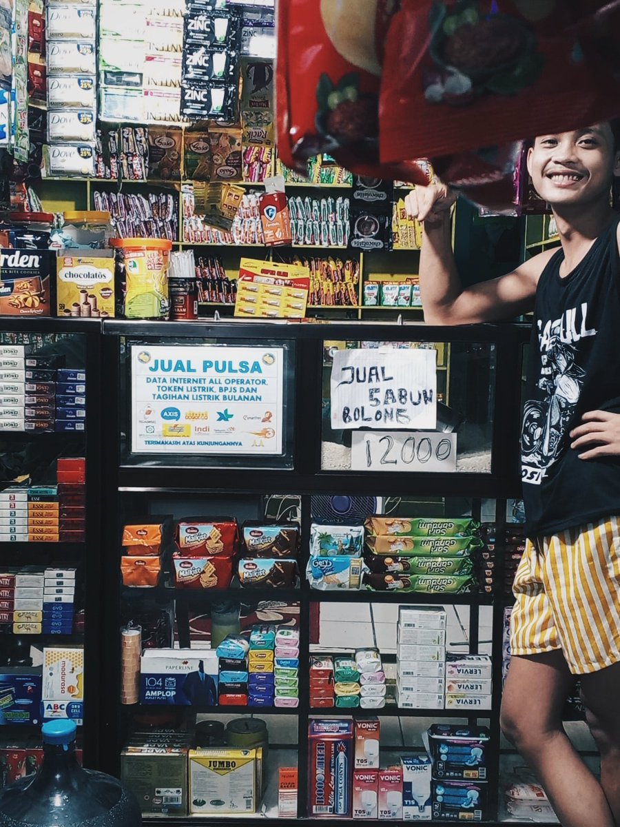 banskeyy's tweet photo. @ttmymoodb Beda dengan warung madura https://t.co/xvGbU8VQAS