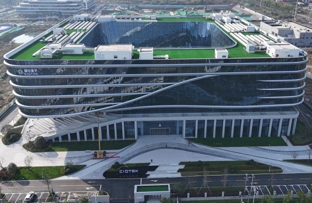 ciqtek's tweet image. CIQTEK is excited to announce its strategic partnership with SYNERGIE4, which becomes the official distributor of CIQTEK Electron Microscopes in France. 

Learn more: buff.ly/4giJaHl 

#ElectronMicroscope #CIQTEK #SEMmicroscope #SYNERGIE4