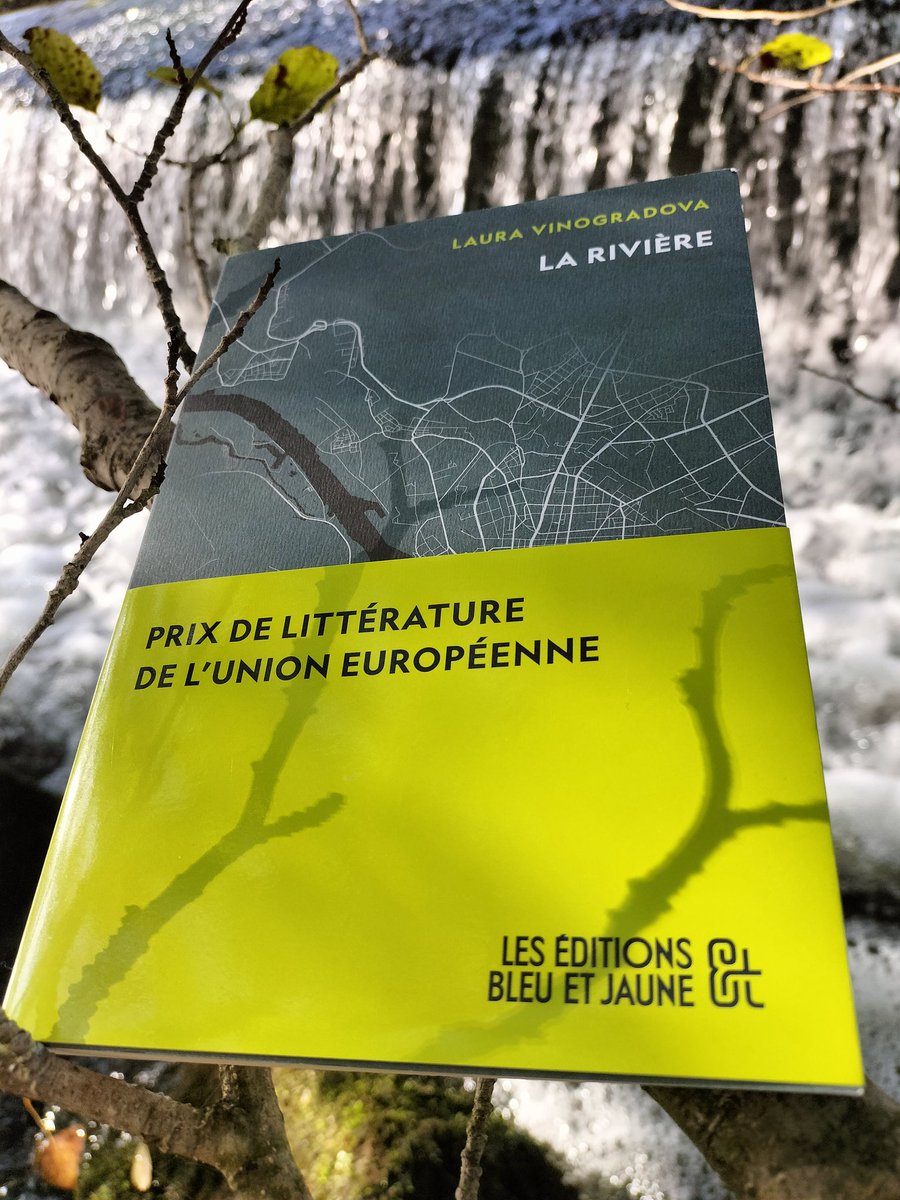 Evelyne Leraut (@evelyneleraut) on Twitter photo La rivière
Laura Vinogradova
Traduit du letton par Louise de Brisson
<a href="/EditionsBJ/">Éditions Bleu&Jaune</a>
✨✨✨✨✨
La pierre angulaire d'une littérature européenne superbement dépliée.
"La rivière" tisse le langage de la Lettonie en splendeur.
Tout ici, est méandre, signe et sens. La rivière
Laura Vinogradova
Traduit du letton par Louise de Brisson
<a href="/EditionsBJ/">Éditions Bleu&Jaune</a>
✨✨✨✨✨
La pierre angulaire d'une littérature européenne superbement dépliée.
"La rivière" tisse le langage de la Lettonie en splendeur.
Tout ici, est méandre, signe et sens.